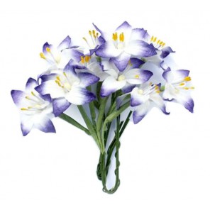 Лилии Белые с синим Цветы бумажные для скрапбукинга, кардмейкинга Scrapberry's