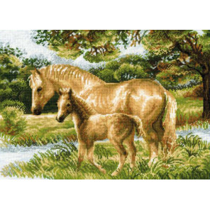  Лошадь с жеребёнком Набор для вышивания Риолис 1258