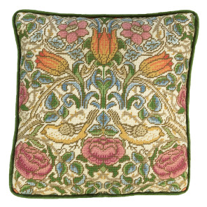  Rose Tapestry Набор для вышивания подушки Bothy Threads TAC20