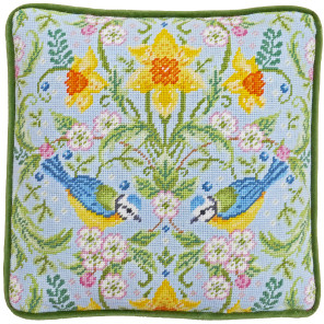  Spring Blue Tits Tapestry Набор для вышивания подушки Bothy Threads TKTB1
