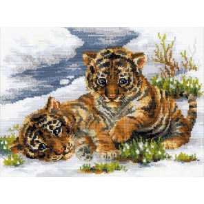 Тигрята в снегу Набор для вышивания Риолис