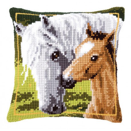 Белая лошадь с жеребёнком Набор для вышивания подушки VERVACO
