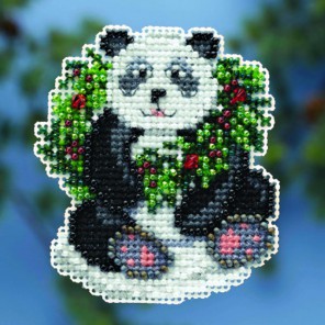 Рождественская панда Набор для вышивания MILL HILL